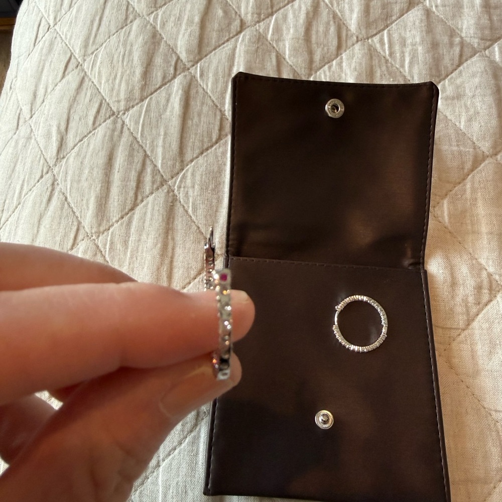 Roberto Coin Perfect Diamond Hoop - Picture 4 of 10